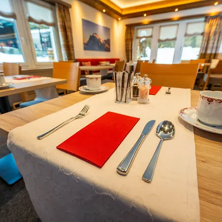 Ξενοδοχείο Sarazena 3*