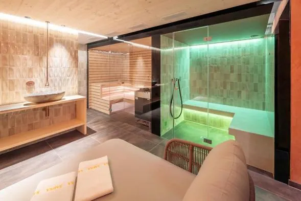 ホテル サラズィナ